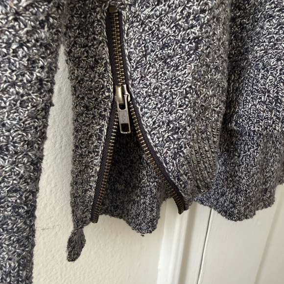 Madewell Gray Textured Sweater with Zipper Details - Picture 8 of 8